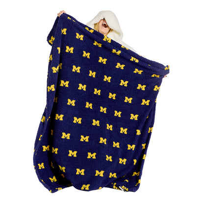 Michigan Wolverines Navy All Over Print Sherpa Throw Blanket